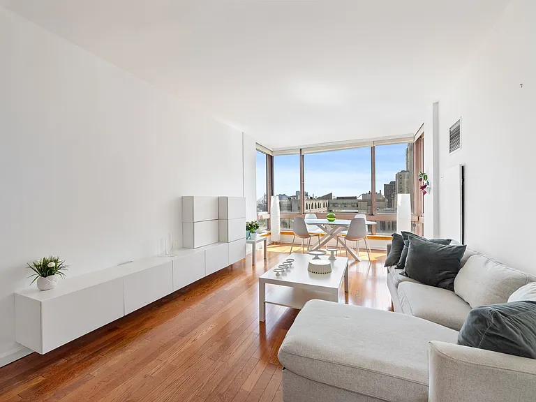 524 E 72nd St #26B — Photo 1