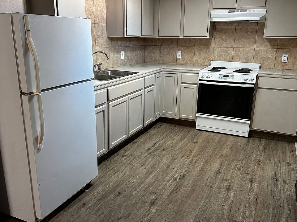 1st image of 725 1/2 Broadwater Ave #725-1/2