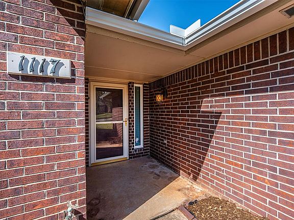 3rd image of 1117 Pruett Dr