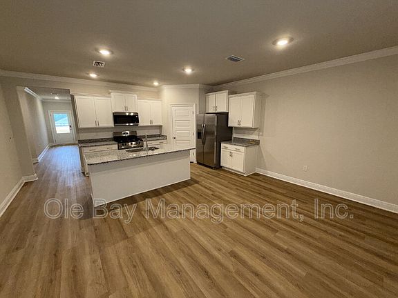 4th image of 31697 Lyon Rd