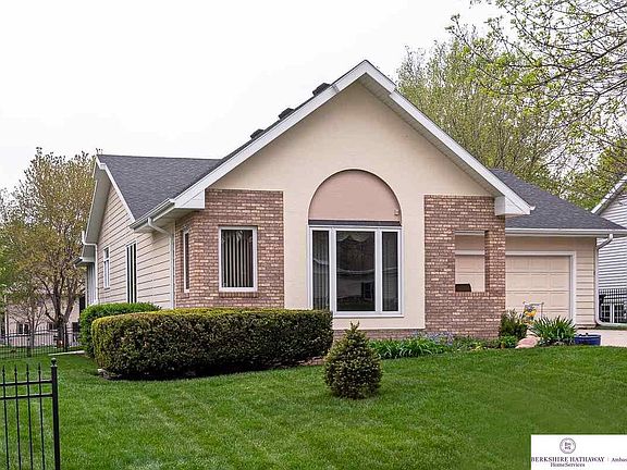 2nd image of 2521 Cindy Dr