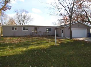 2394 Oak Rd, Pinconning, MI 48650