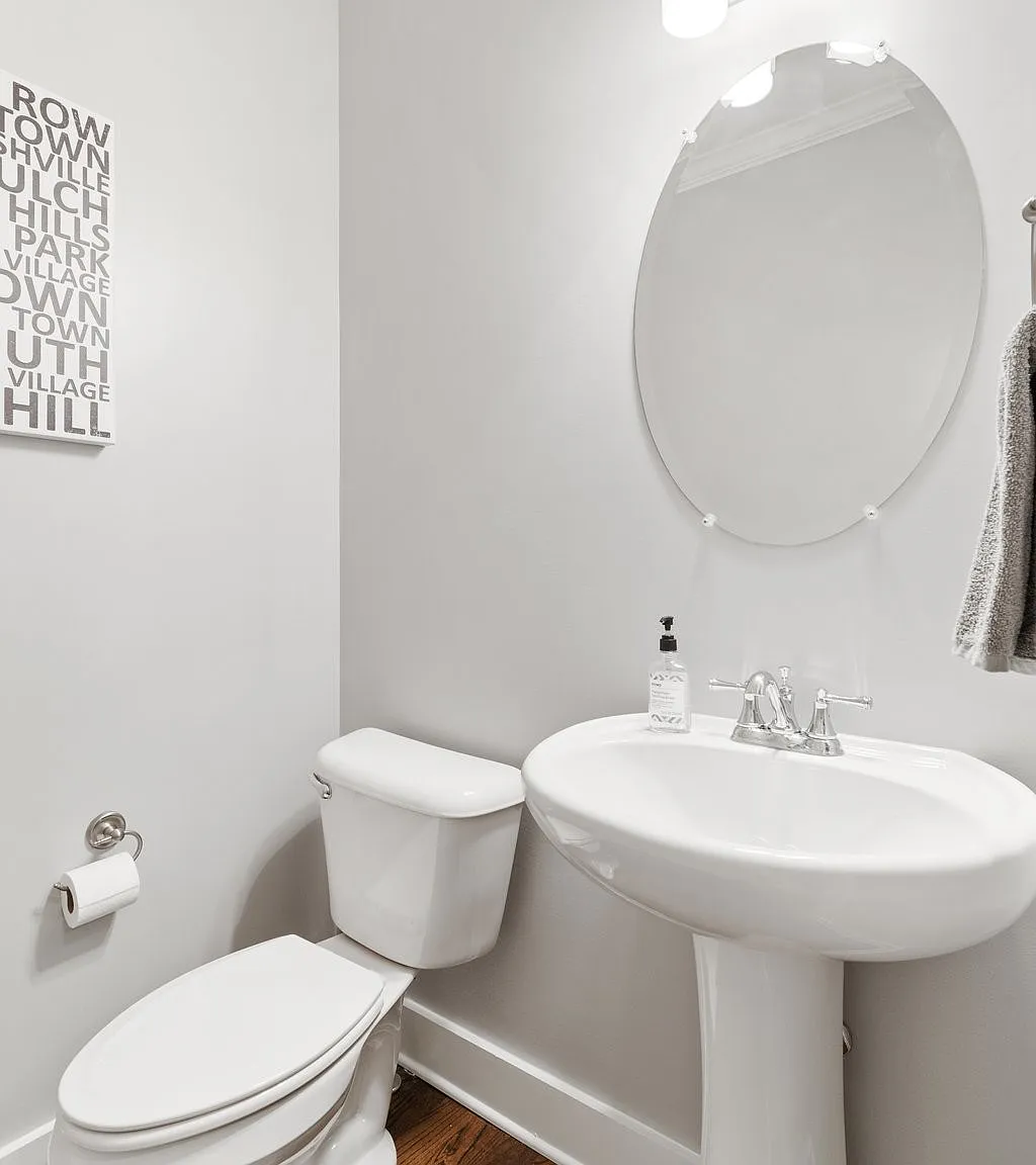 3 bed, 2.5 bath, 2317 sqft, $4,600 — Photo 2