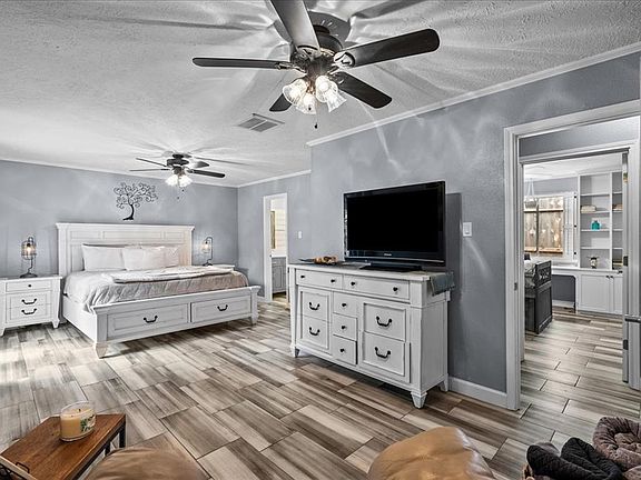 4th image of 2818 Pine Mills Drive