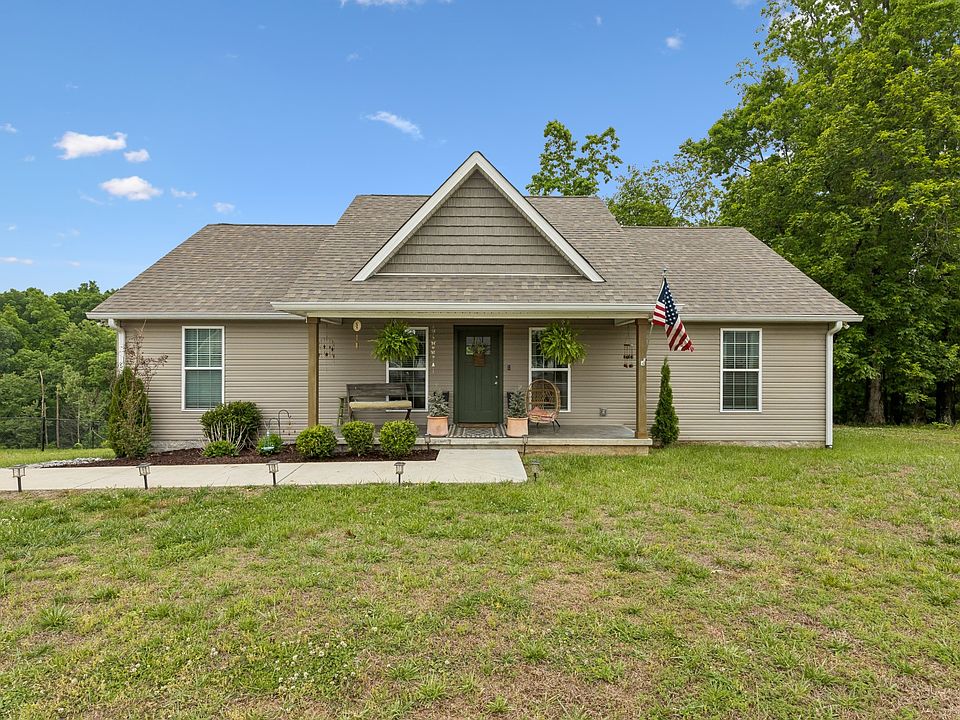 1st image of 206 Poling Dr