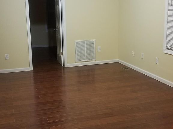 5th image of 8 Samuel St #1