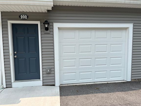 2nd image of 2076 Community Ln #202