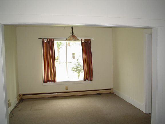 3rd image of 202 N Drury St