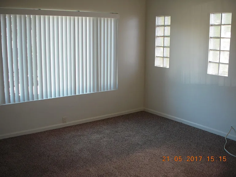 1735 E 2nd St #A — Photo 5