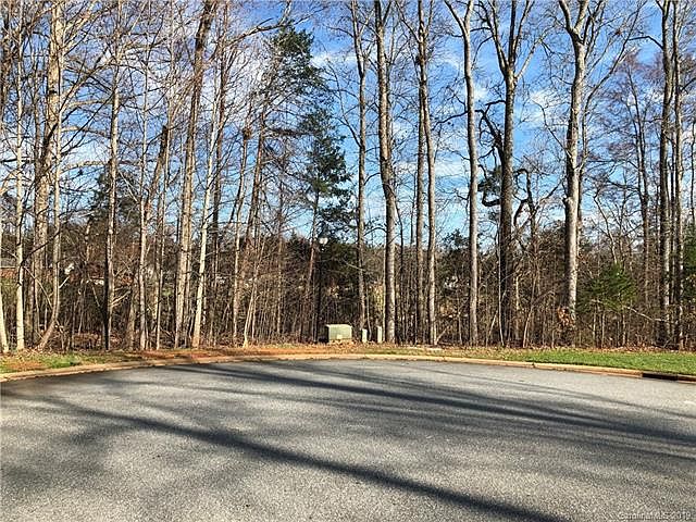 2nd image of 165 Mossy Oak Ln