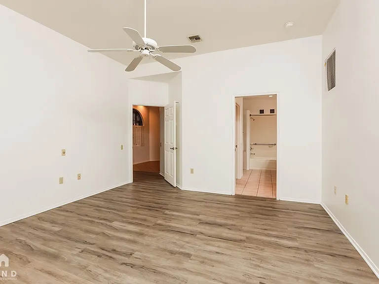 1606 W Calle Del Ducado — Photo 10