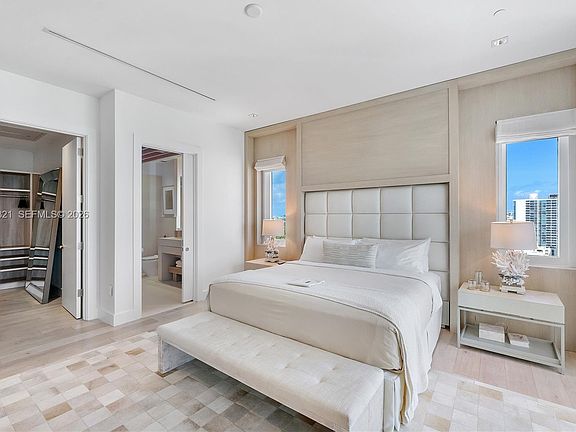 3rd image of 102 24th St #Penthouse 1612