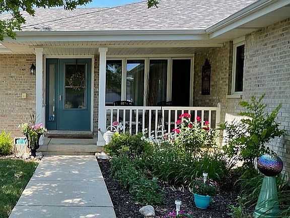 2nd image of 2827 Sharon Dr