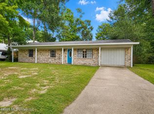 225 Eastland Blvd, Ocean Springs, MS 39564
