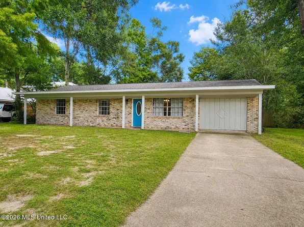 225 Eastland Blvd, Ocean Springs, MS 39564