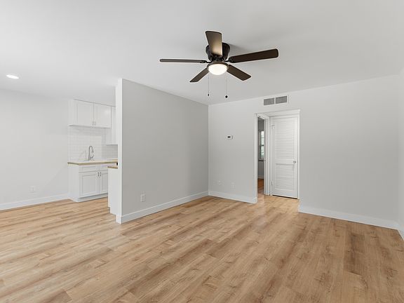 2nd image of 131 Overbrook Dr APT 8