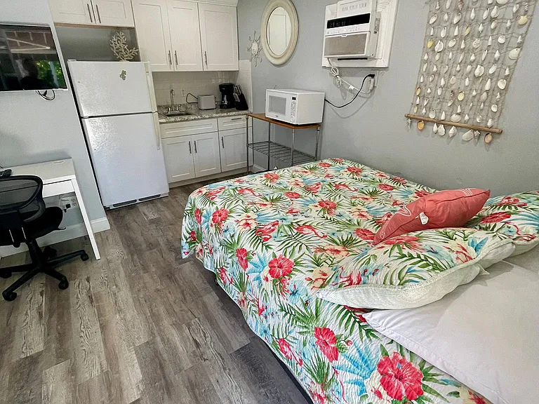 57 NE 24th St #61 — Photo 9