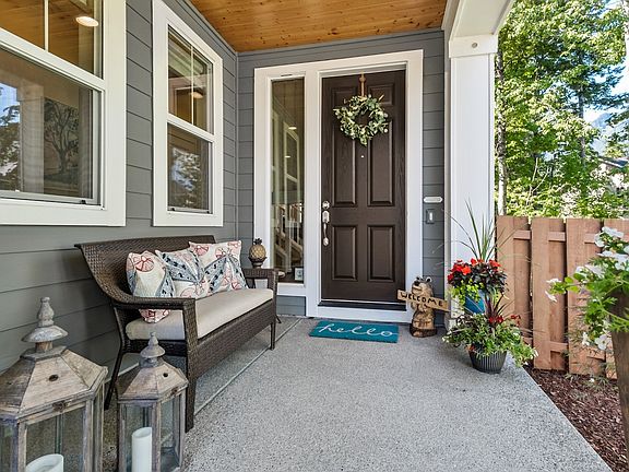 3rd image of 1003 SE 12th St