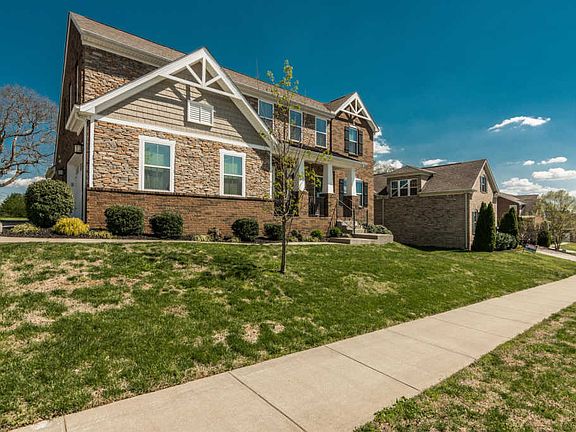 2nd image of 428 Fannis Cir