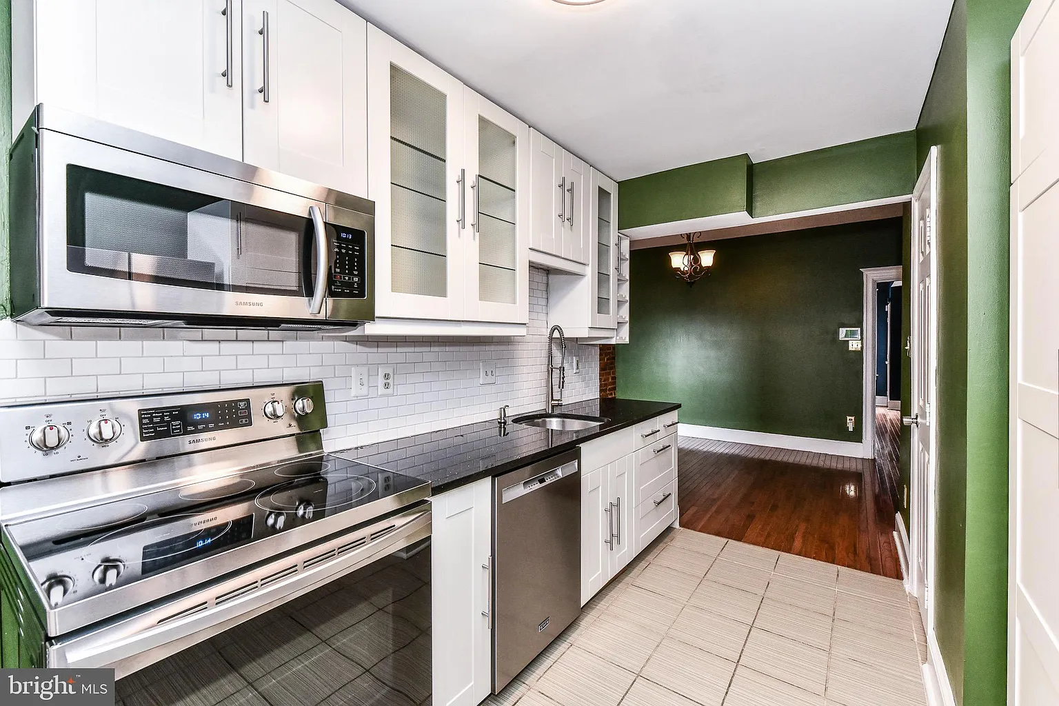 1363 E St SE photo 1