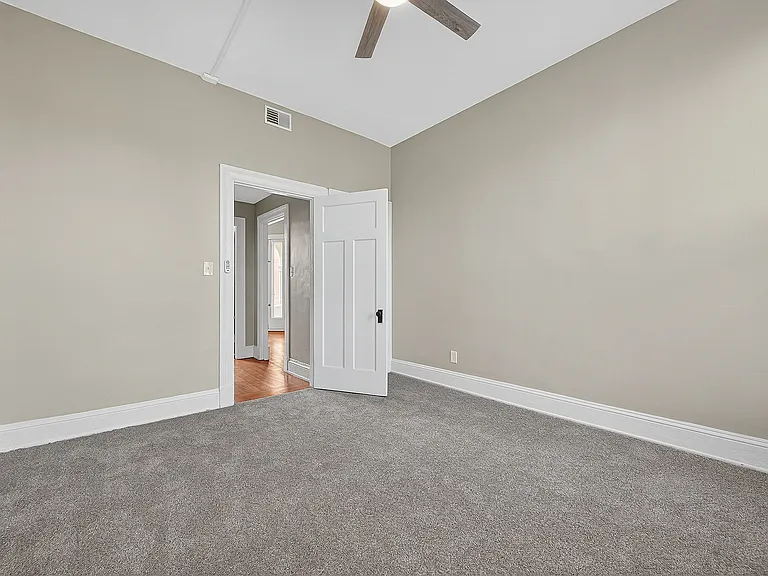 2400 Grandview Ave — Photo 21