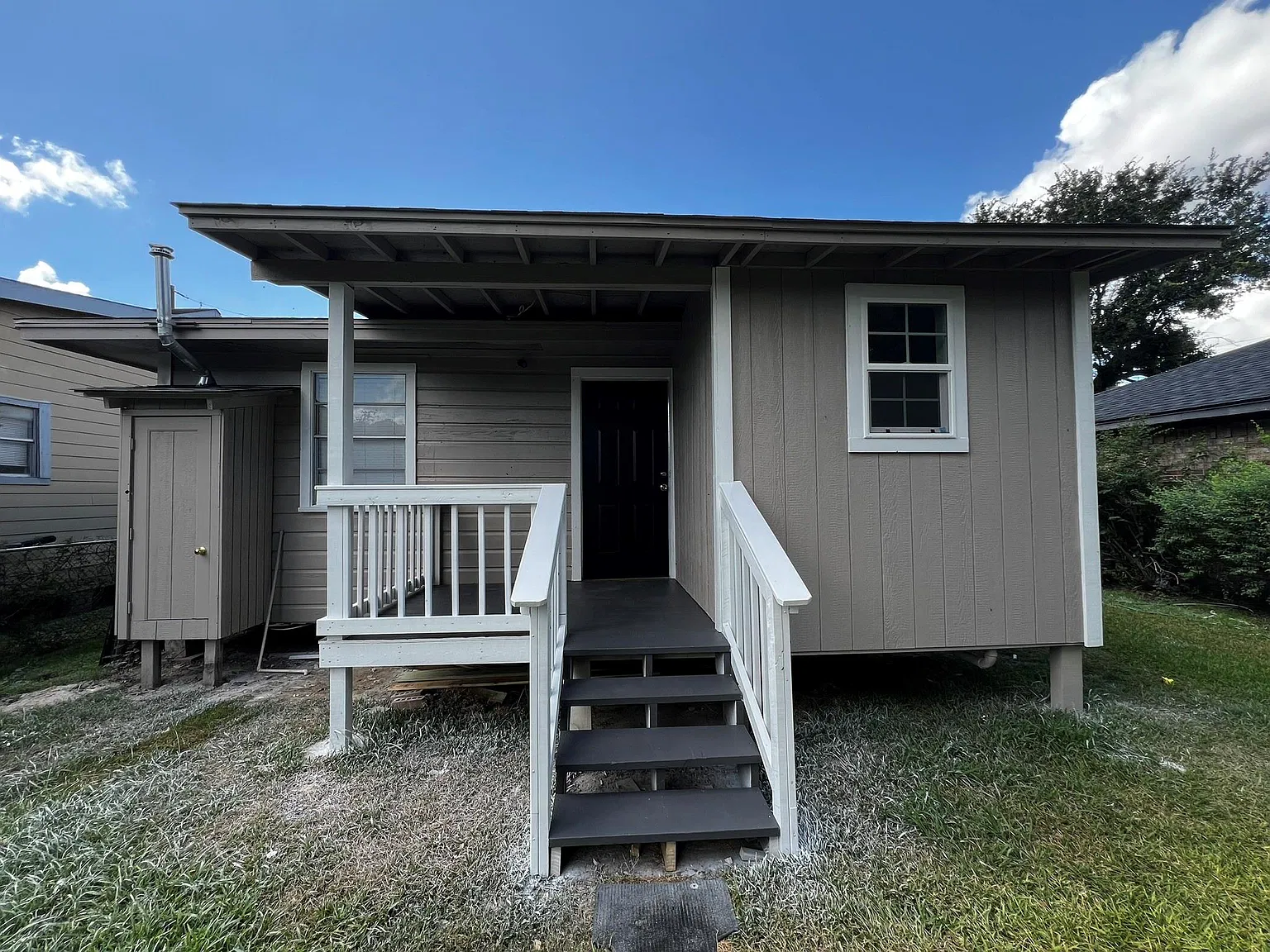 2 bed, 1.0 bath, 830 sqft, $1,050 — Photo 3
