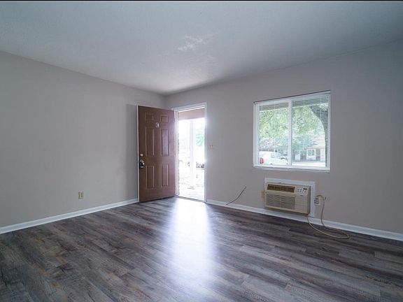 4th image of 432 29th Pl APT C