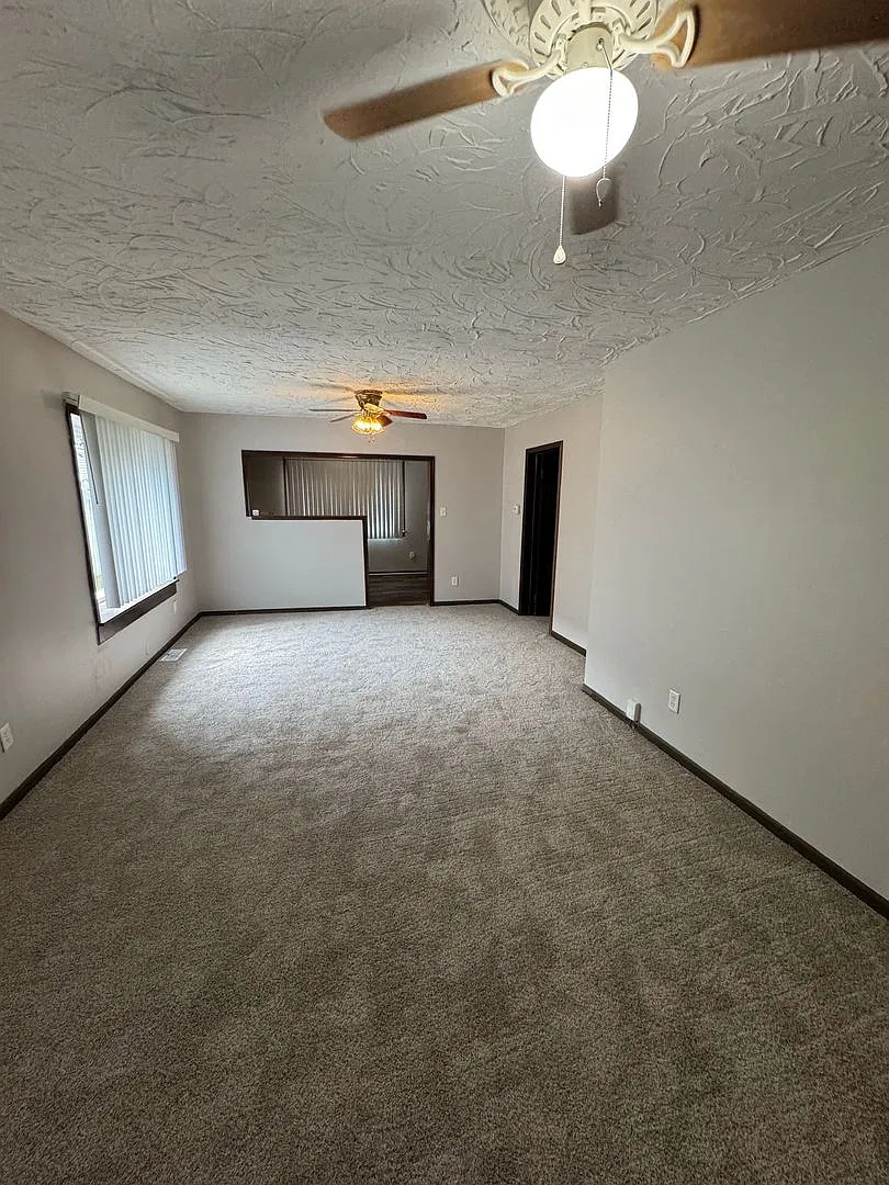 Southeast Side - 2 Bedroom home — Photo 3