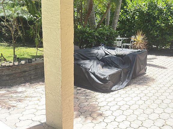 5th image of 8986 Alexandra Cir
