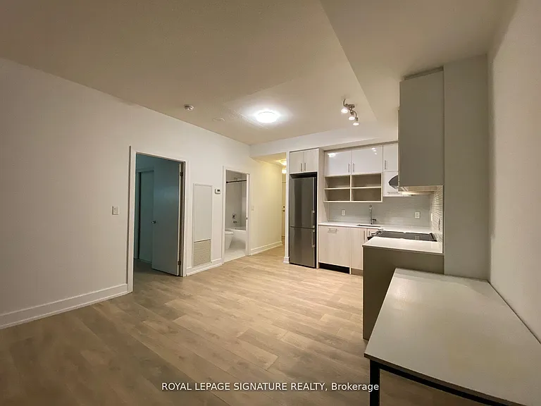 150 Fairview Mall Dr #807 — Photo 5