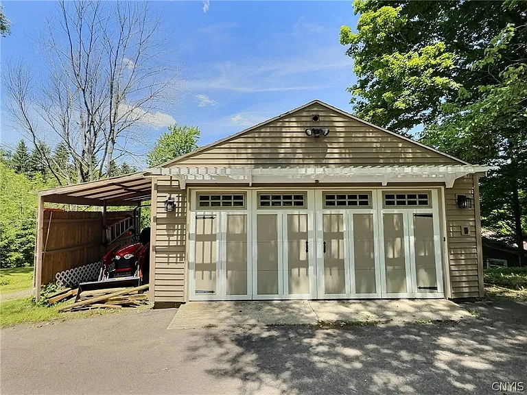 1783 Traverse Rd — Photo 2