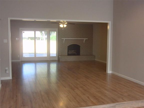 3rd image of 3113 Silverdale Ln