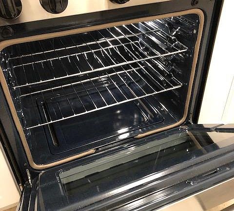 3rd image of 12349 Oxnard St APT 3