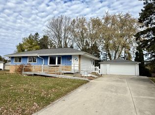 1518 Scott Rd, Port Washington, WI 53074