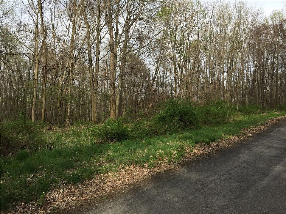 2nd image of T424 W Sunbury Rd