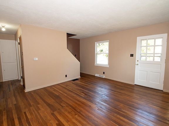 2nd image of 1210 Academy Pl