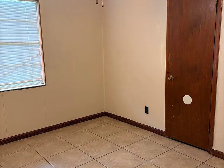 3020 Bemis Ave — Photo 5