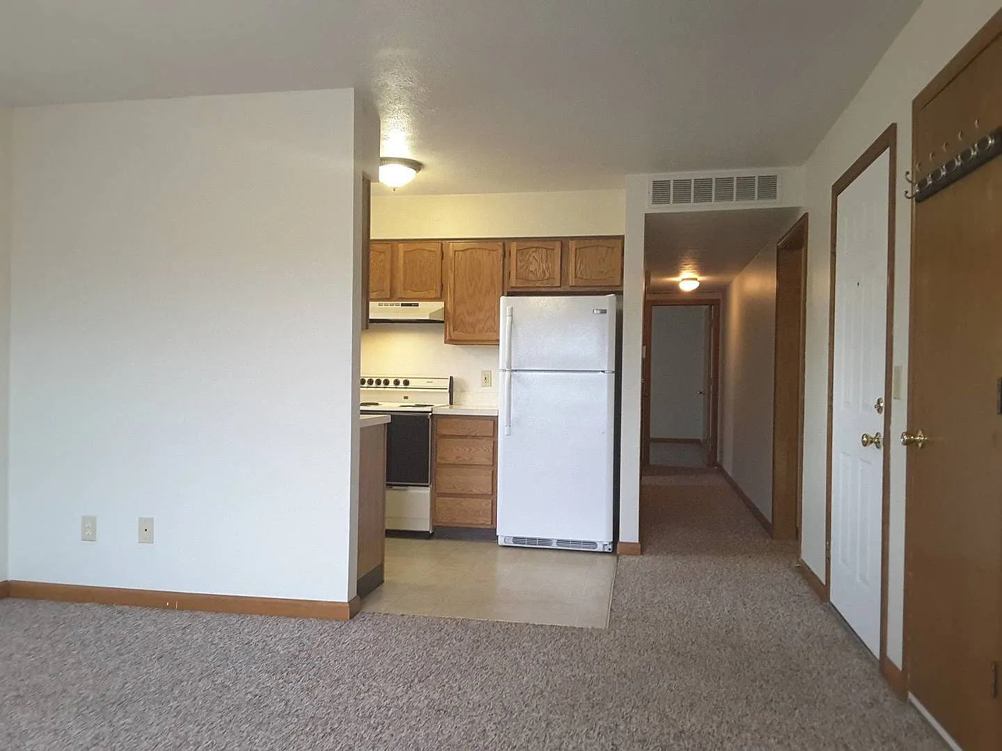 205 Stonewall Court — Photo 1