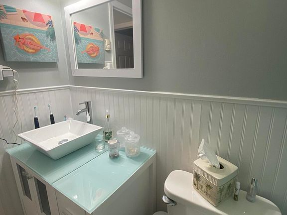 5th image of 1382 Ocean Ave Unit B1