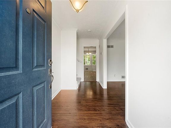4th image of 4576 Cedar Knoll Dr NE