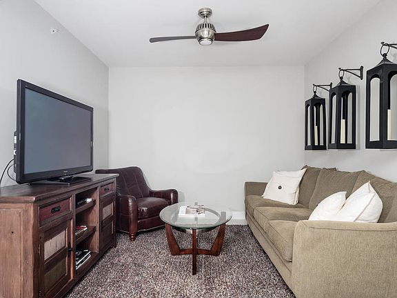 4th image of 2650 Lake Shore Dr Unit 1706