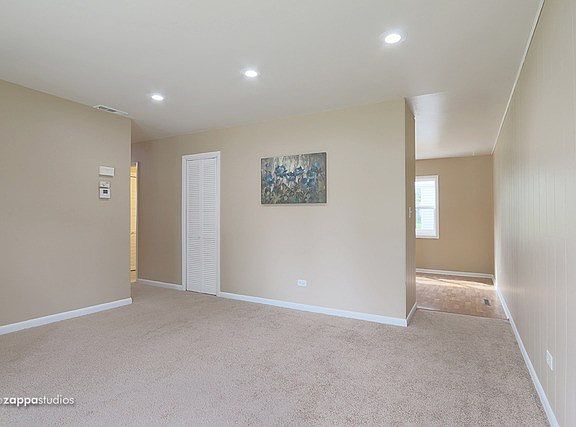5th image of 369 E Altgeld Ave