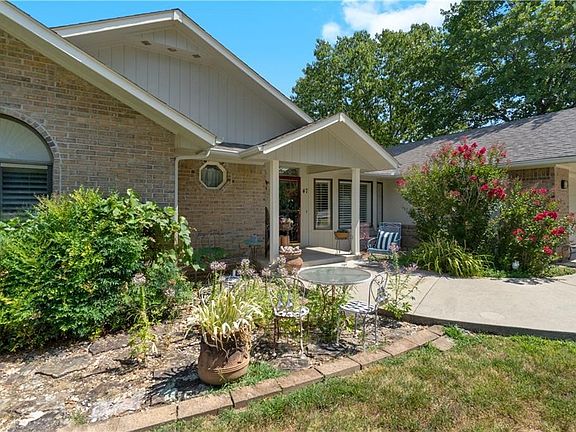 2nd image of 47 Applecross Ln