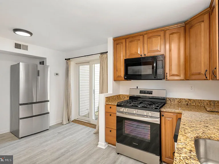 2446 S Nelson St — Photo 9