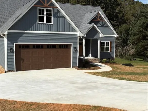 157 Twin Cedars Golf Rd, Mocksville, NC 27028