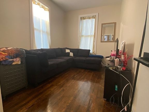 3rd image of 641 E 222nd St APT 2R