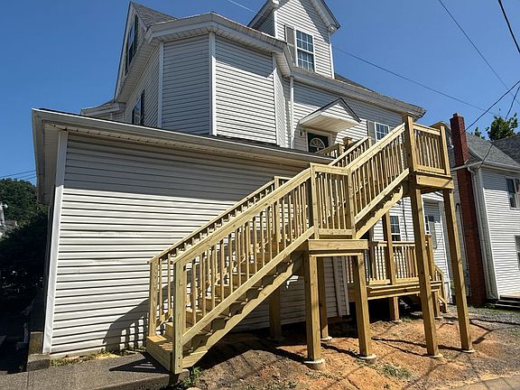 2nd image of 382 Forest Ave #C