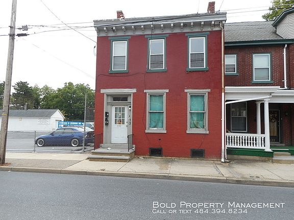 2nd image of 1130 Willow St #2