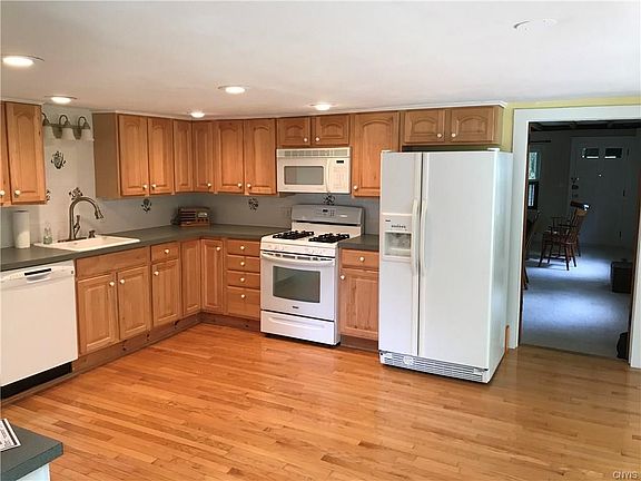 3rd image of 16 Nelson St