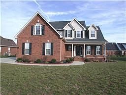 3BR/2.5BA Contemporary Home